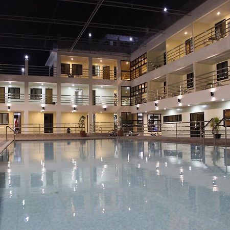 Roxas  La Primera Grande Beach Resort מראה חיצוני תמונה
