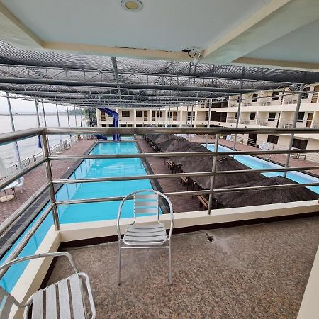 Roxas  La Primera Grande Beach Resort מראה חיצוני תמונה