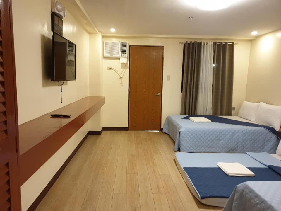 Roxas  La Primera Grande Beach Resort מראה חיצוני תמונה