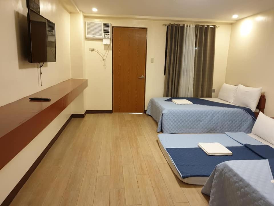 Roxas  La Primera Grande Beach Resort מראה חיצוני תמונה