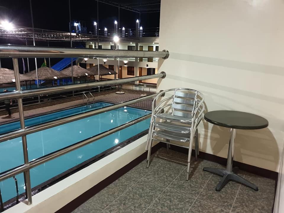 Roxas  La Primera Grande Beach Resort מראה חיצוני תמונה