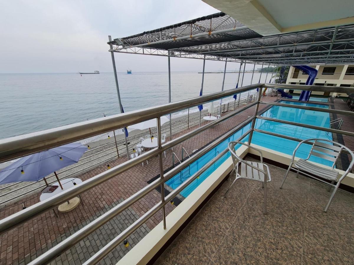 Roxas  La Primera Grande Beach Resort מראה חיצוני תמונה