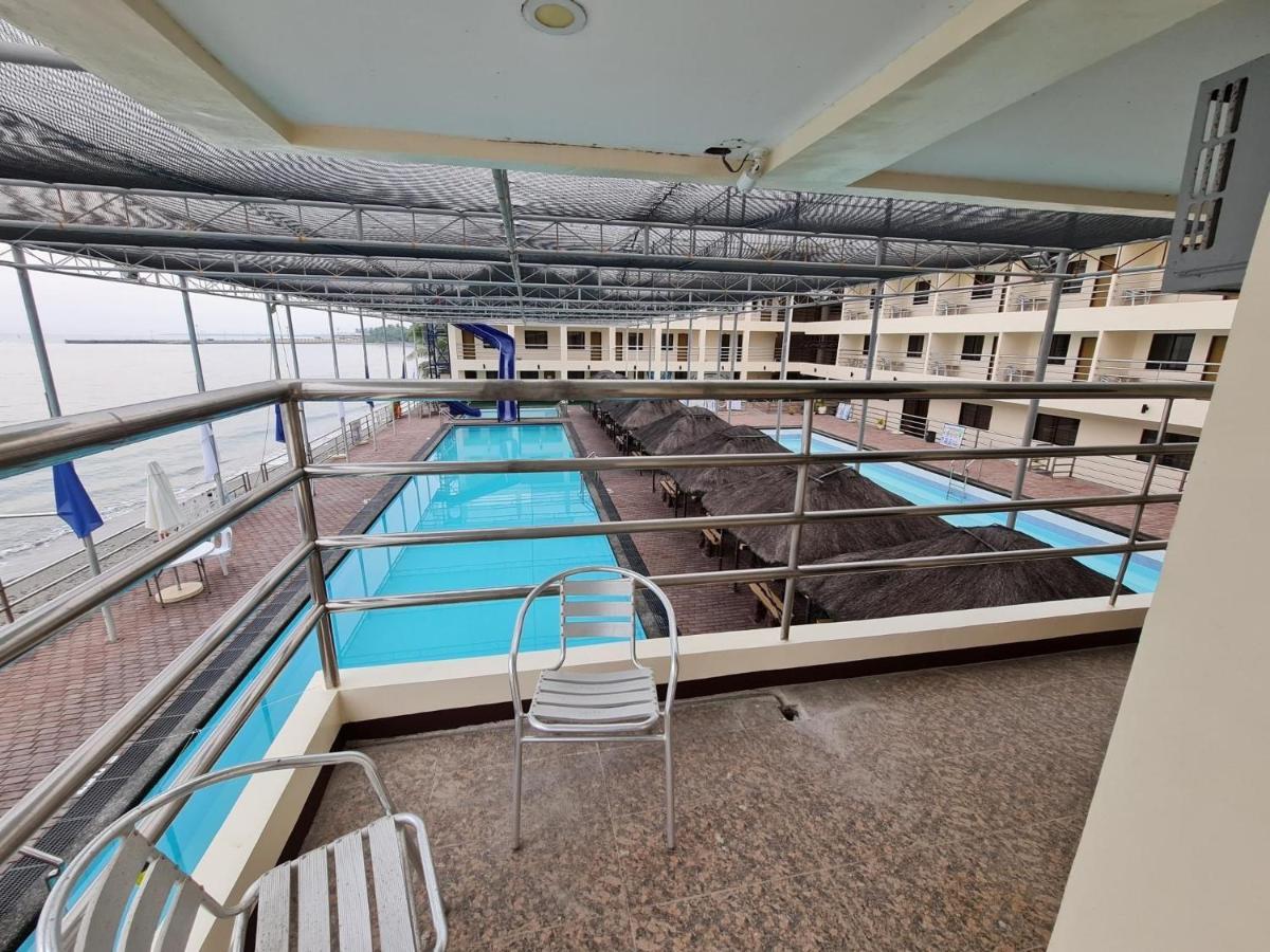 Roxas  La Primera Grande Beach Resort מראה חיצוני תמונה