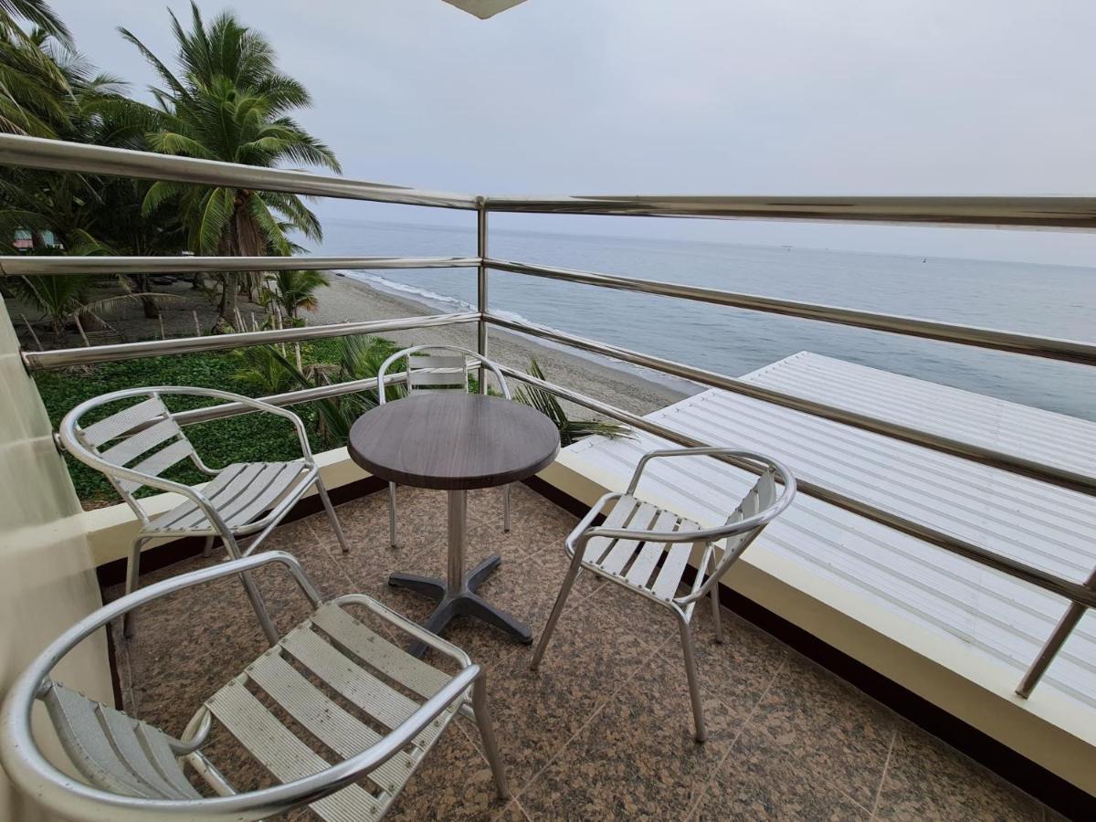 Roxas  La Primera Grande Beach Resort מראה חיצוני תמונה
